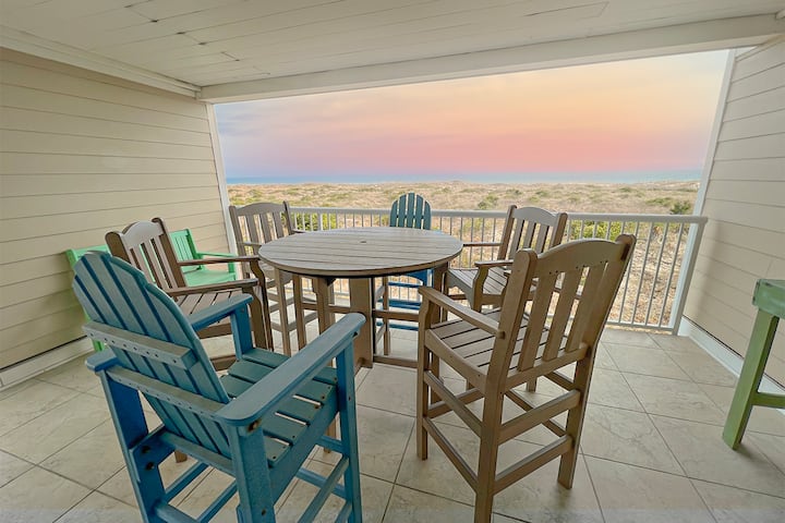 Come And Put Your Feet In The Sand! Luxurious 3br/3ba Oceanfront Condo. - Wilmington, NC