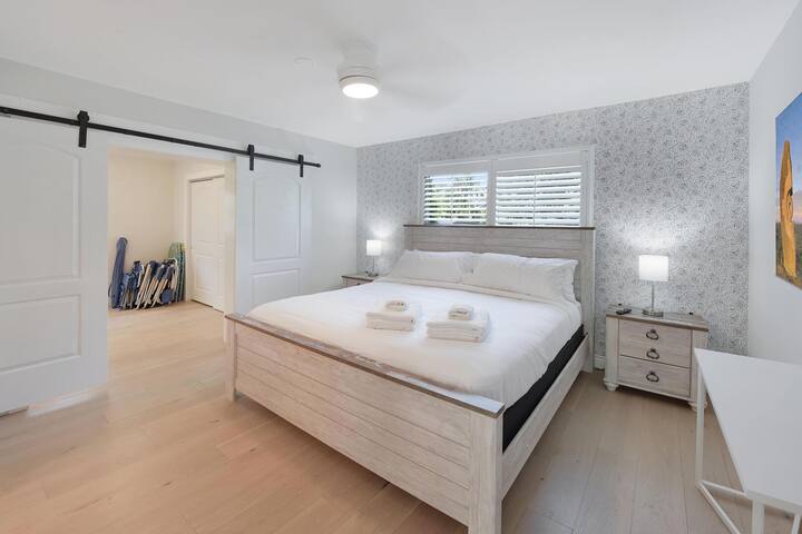 2350 Lighthouse Pt Swing Set | by Brampton Park gallery image 4