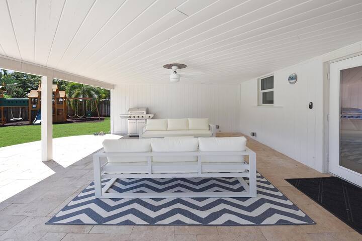 2350 Lighthouse Pt Swing Set | by Brampton Park gallery image 2