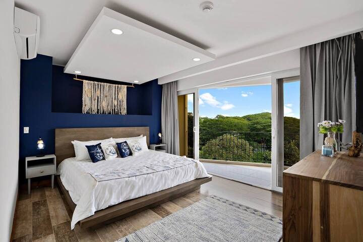 Coastal Luxury Condo, Great Internet and GYM