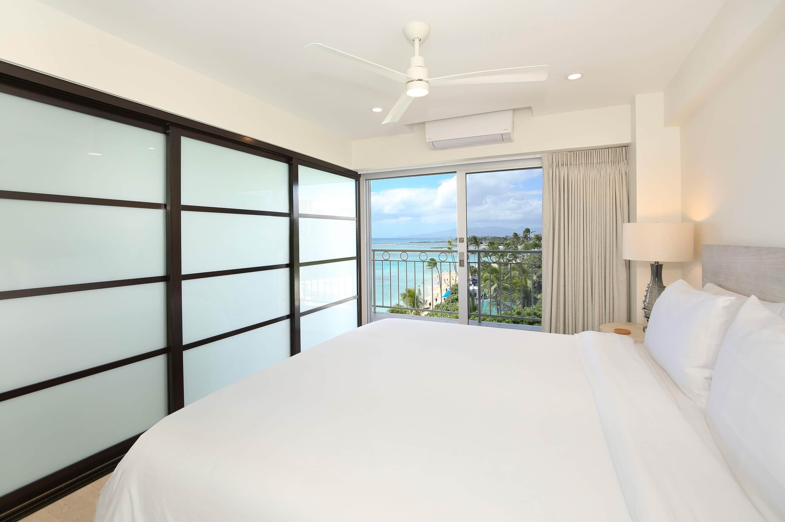 Condo in Honolulu · ★4.91 · 2 bedrooms · 4 beds · 2 private baths - Image 23