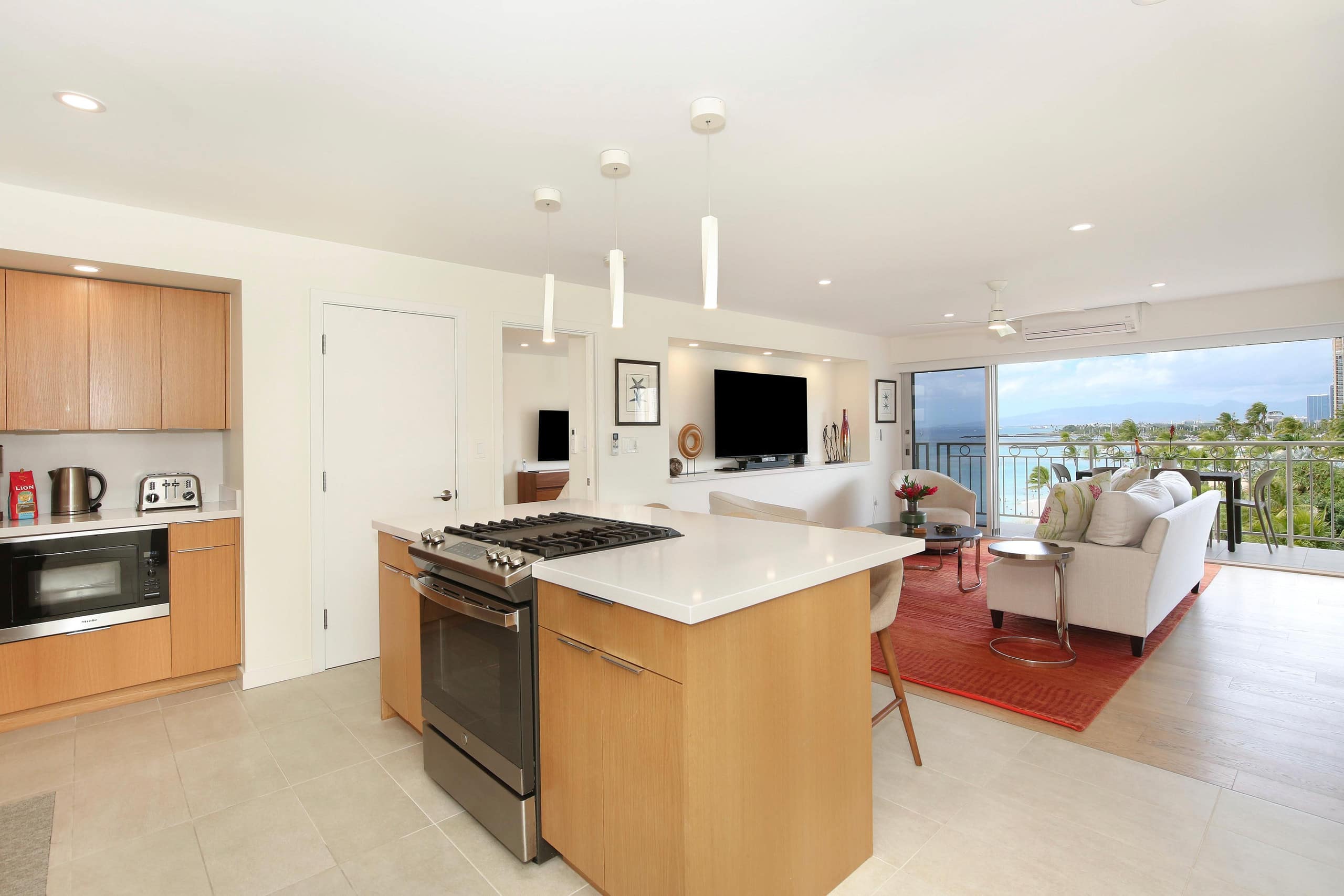 Condo in Honolulu · ★4.91 · 2 bedrooms · 4 beds · 2 private baths - Image 13
