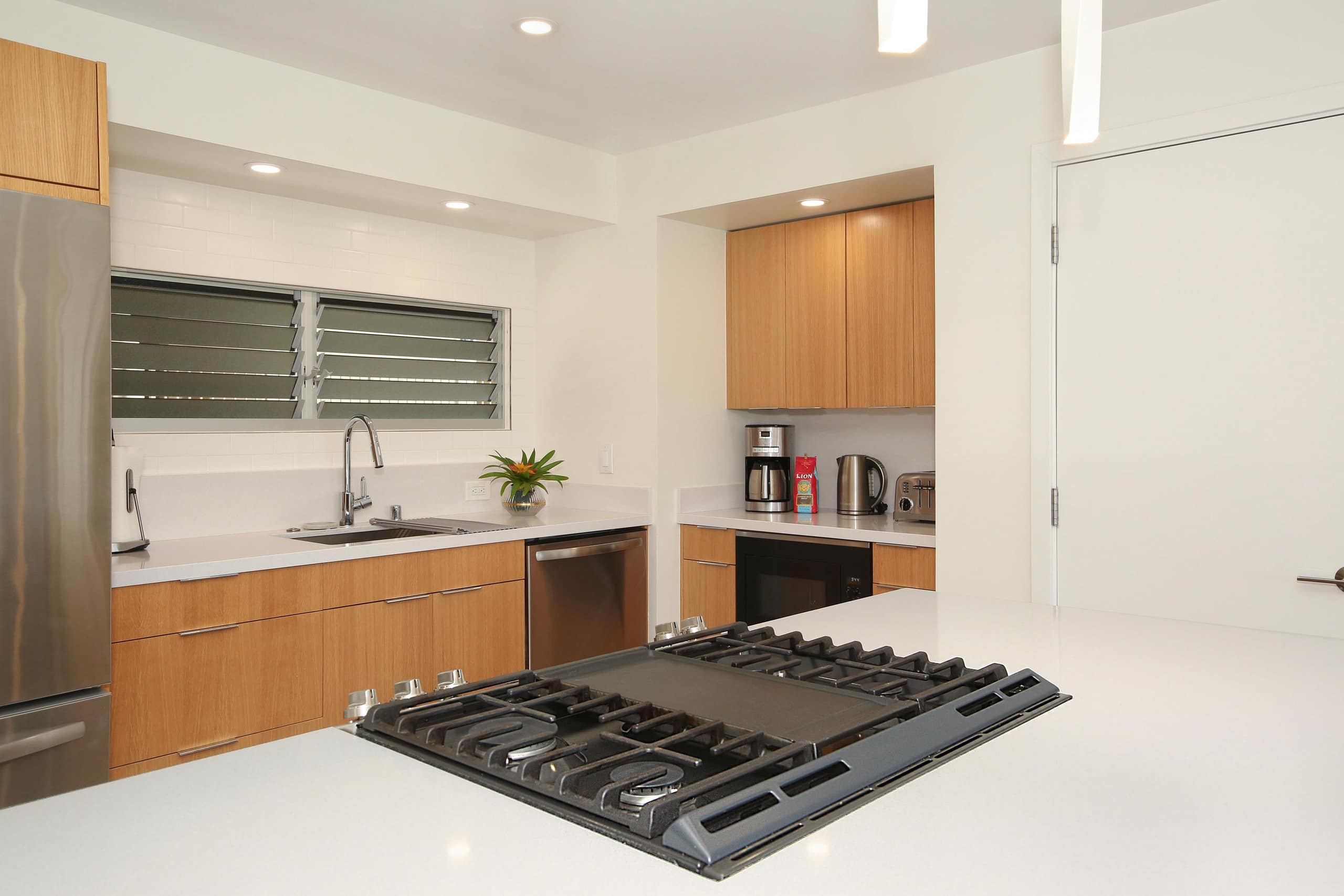 Condo in Honolulu · ★4.91 · 2 bedrooms · 4 beds · 2 private baths - Image 15