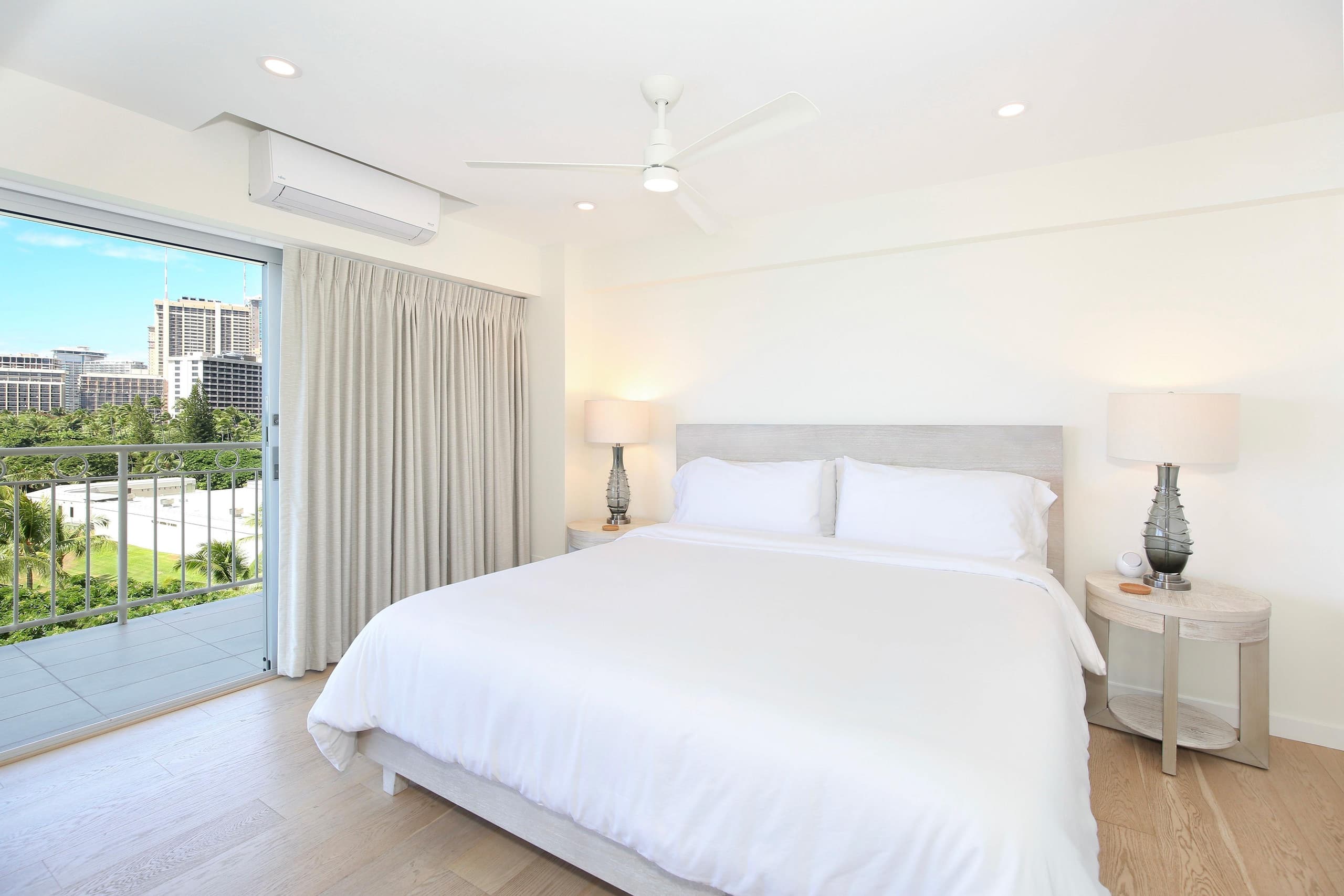 Condo in Honolulu · ★4.91 · 2 bedrooms · 4 beds · 2 private baths - Image 24
