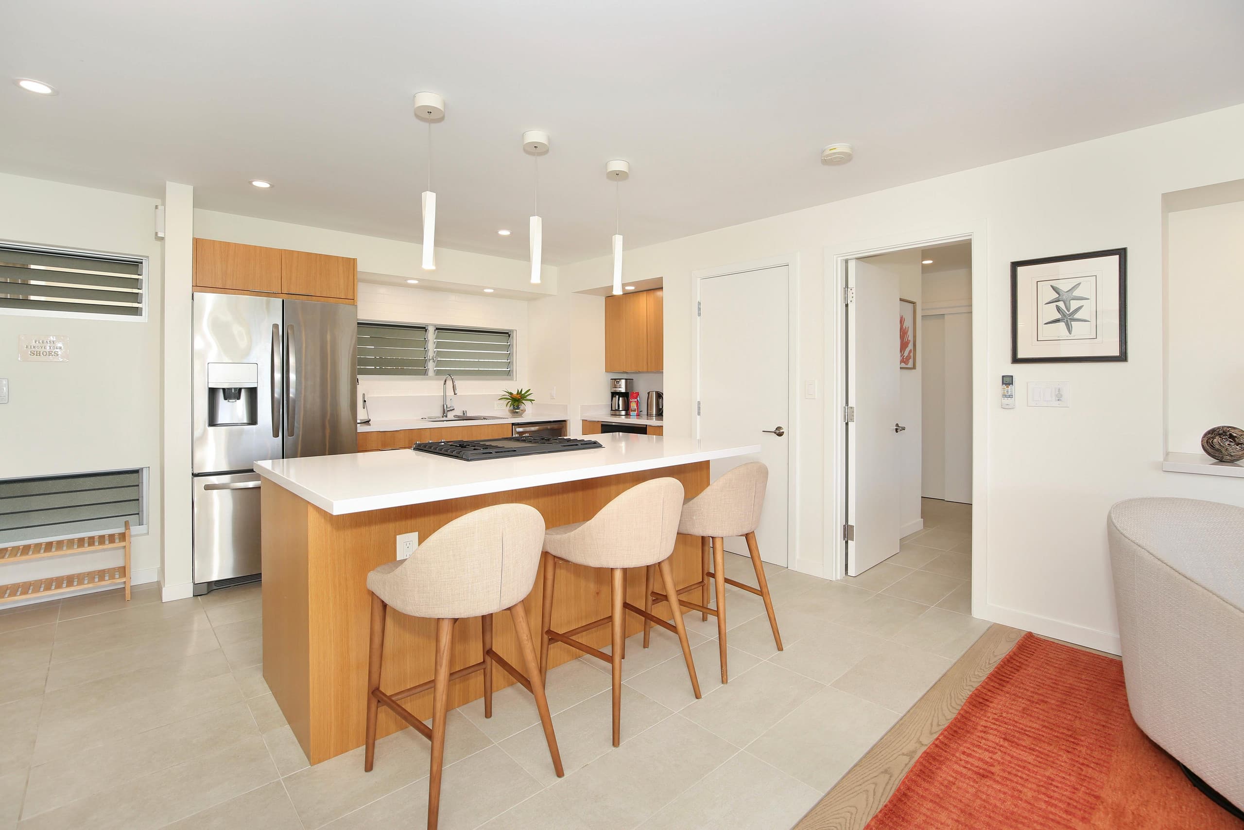 Condo in Honolulu · ★4.91 · 2 bedrooms · 4 beds · 2 private baths - Image 17