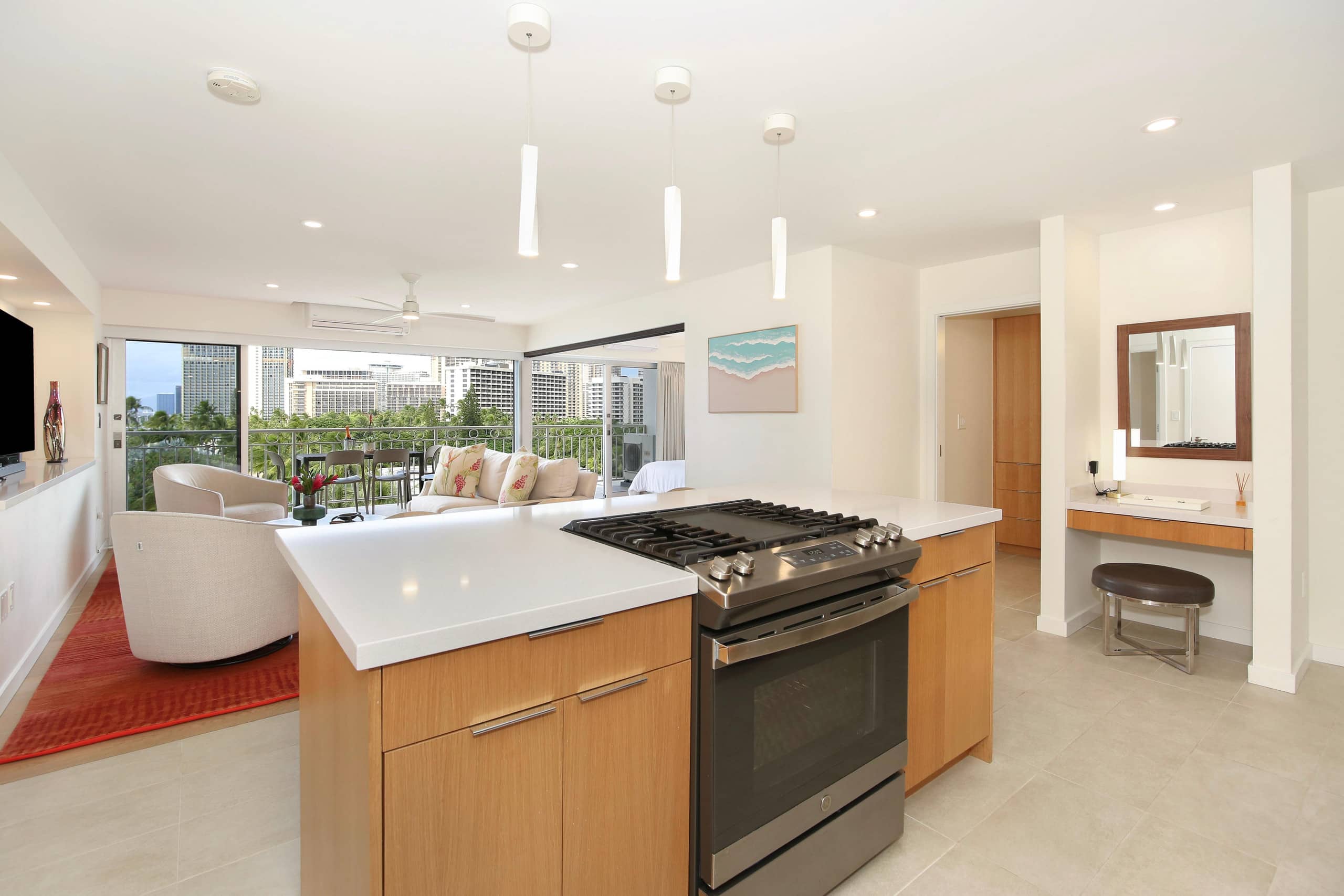 Condo in Honolulu · ★4.91 · 2 bedrooms · 4 beds · 2 private baths - Image 12
