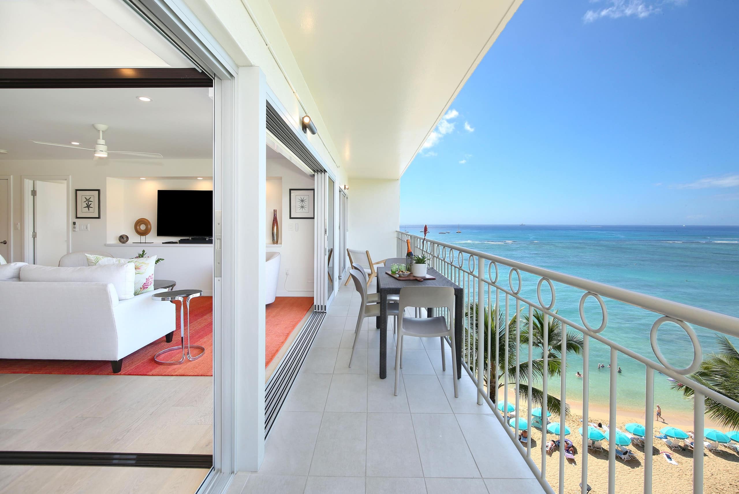 Condo in Honolulu · ★4.91 · 2 bedrooms · 4 beds · 2 private baths - Image 25
