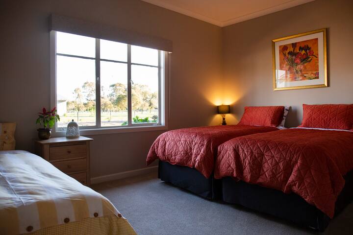 Luxury Yarra Valley Farmstead 8 Bedroom 21 Guests gallery image 2