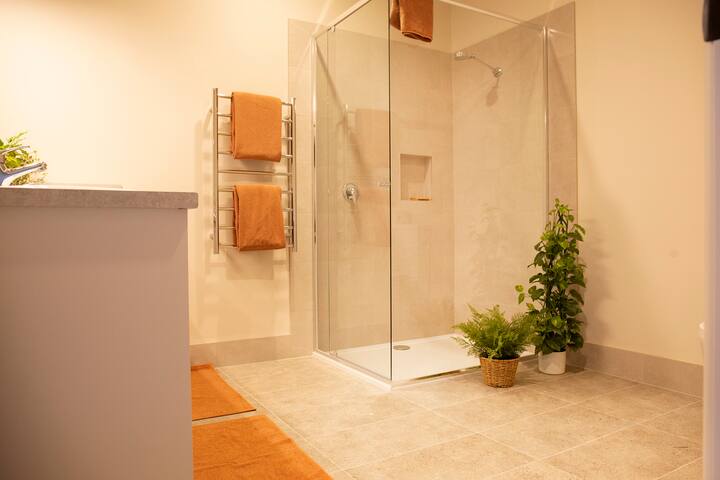 Luxury Yarra Valley Farmstead 8 Bedroom 21 Guests gallery image 4