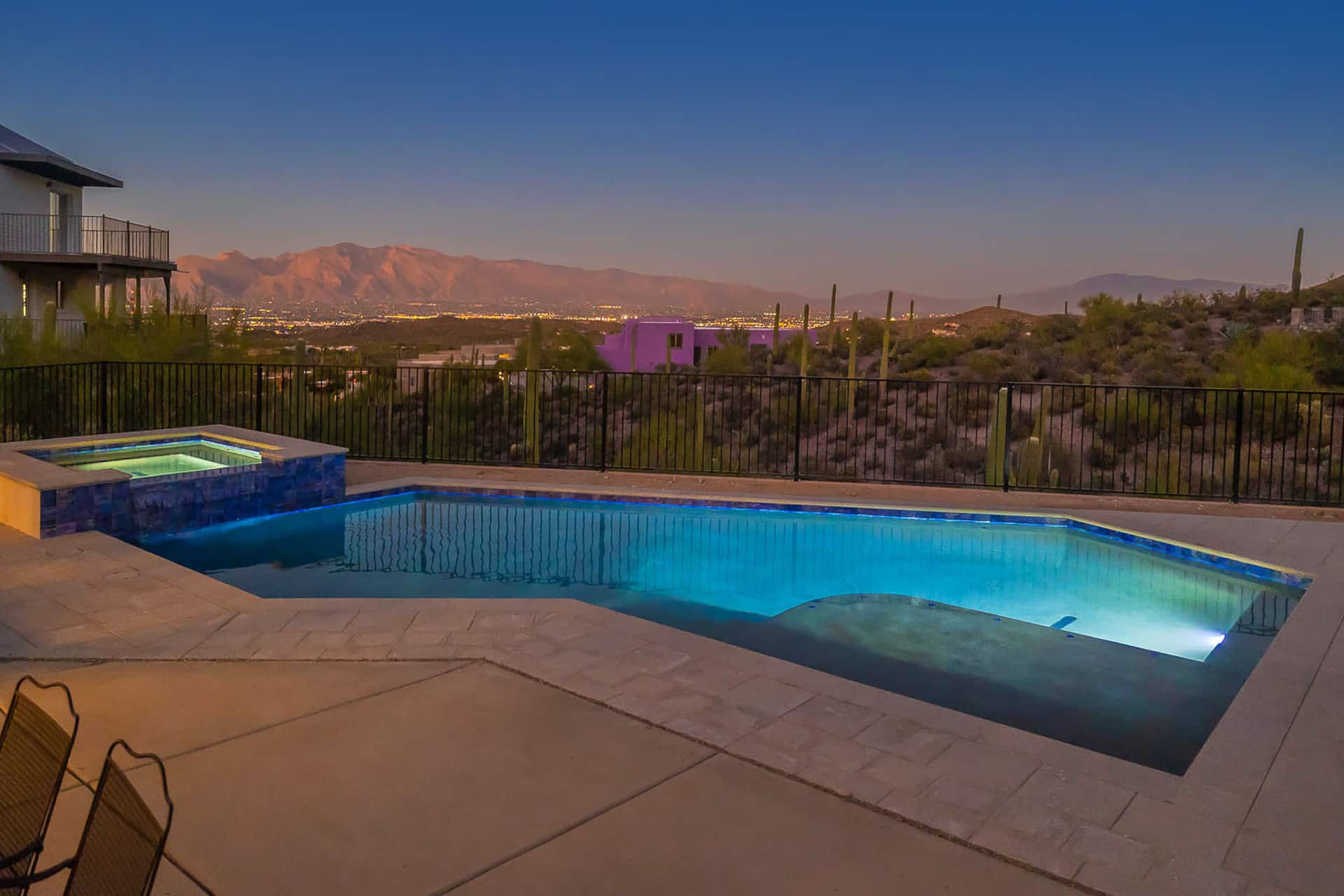 Casita Blanca - Serene Desert Retreat