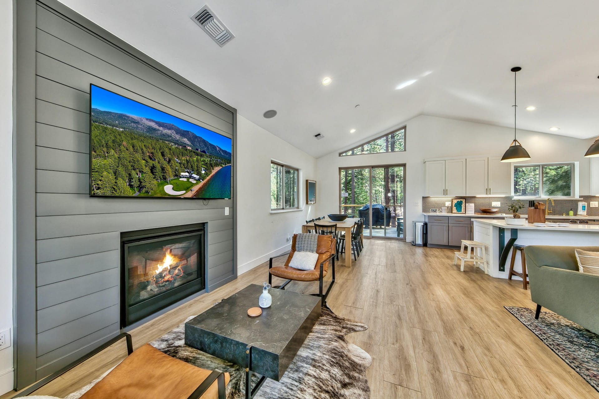 High Meadow Luxury 5BR,3BA- 8 Min to Heavenly — photo 4