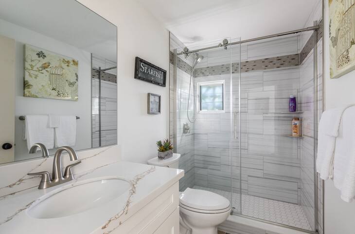 Amazing, Award-Winning Home on the Kona Coastline! gallery image 5