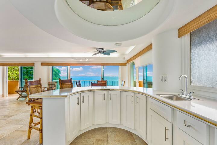 Amazing, Award-Winning Home on the Kona Coastline! gallery image 3