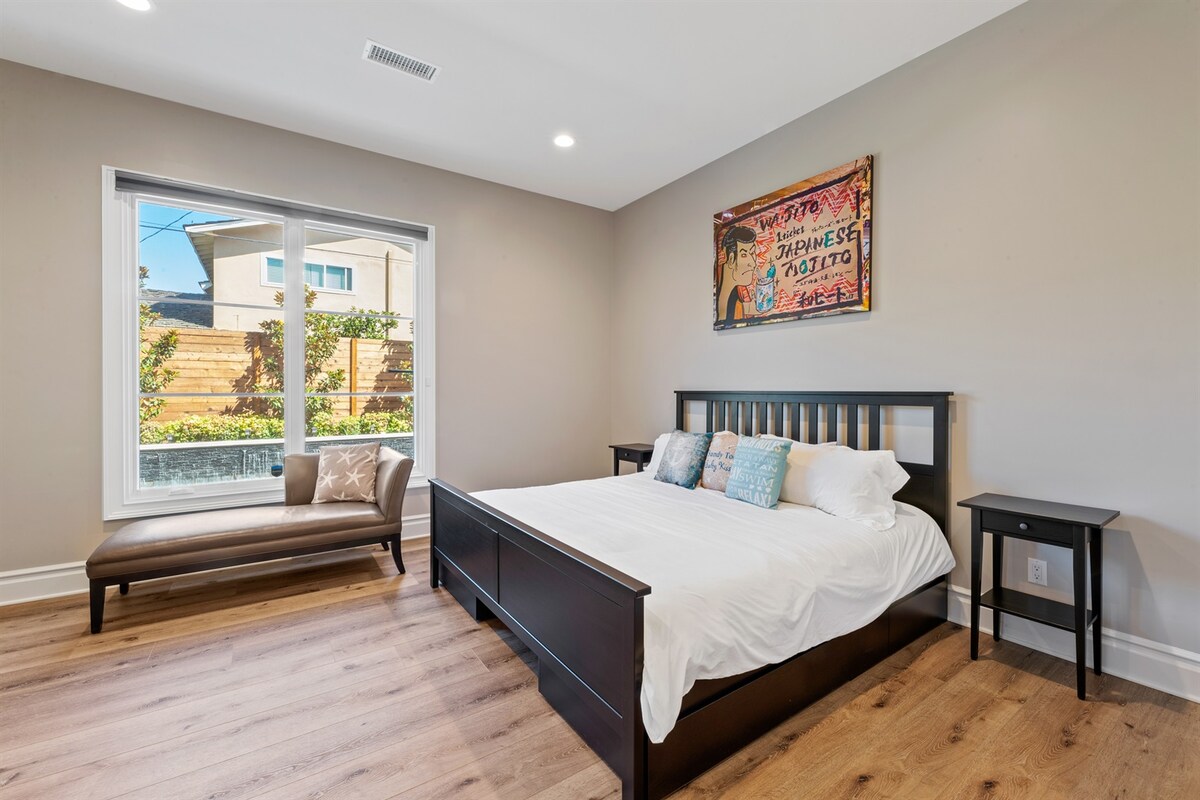 1楼主套房（加大双人床）