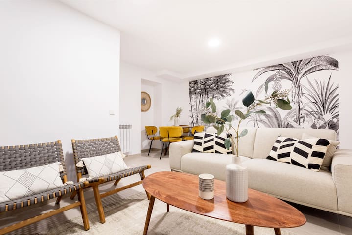 Luxury apartment near Museum Thyssen. Madrazo V