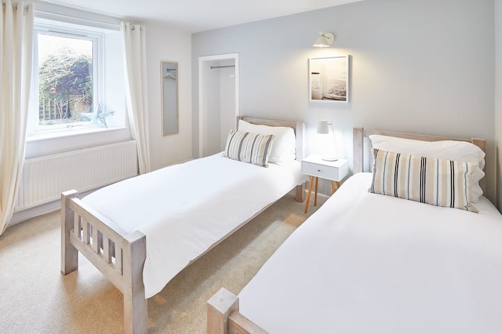 Beach Retreat, Markse-by-the-Sea - Stay North Yorkshire