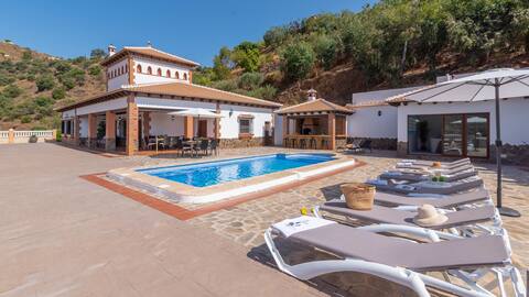 Villa Alejandro Sayalonga by Ruralidays