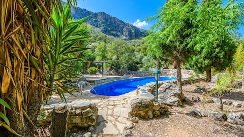 Los Algarrobales - Cortijo y Estudio Montecorto by Ruralidays
