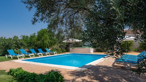 Alzamigaja Archidona Farmhouse by Ruralidays