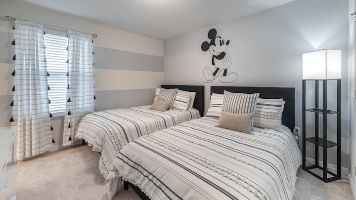 غرفتا نوم مزدوجتان في الجناح 3 في الطابق العلوي
حمام ملحق