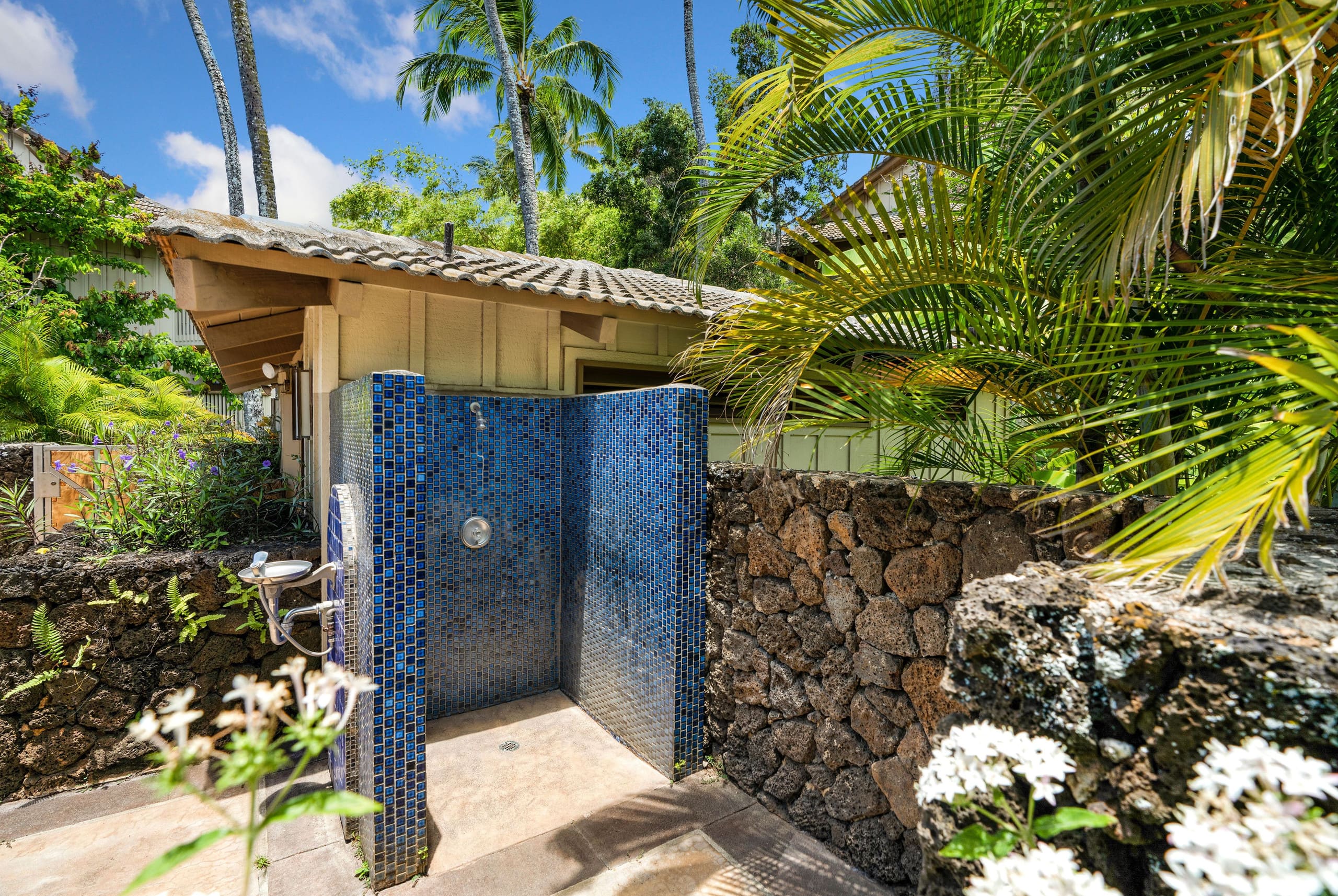 Condo in Koloa · ★4.67 · 1 bedroom · 2 beds · 1 private bath - Image 14