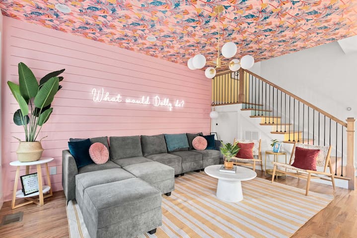 Dolly’s Dream House • Champagne Bar w/ DT views