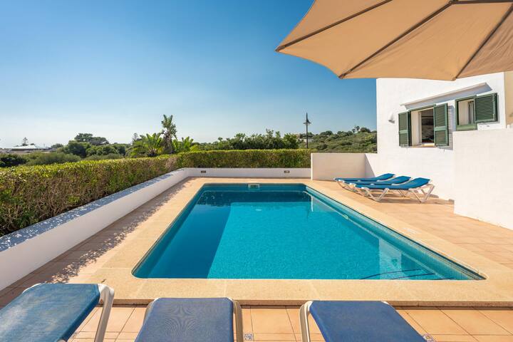 Bini S Aigo gallery image 2