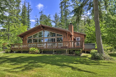 Game Room & Private Beach: Anderson Island Gem