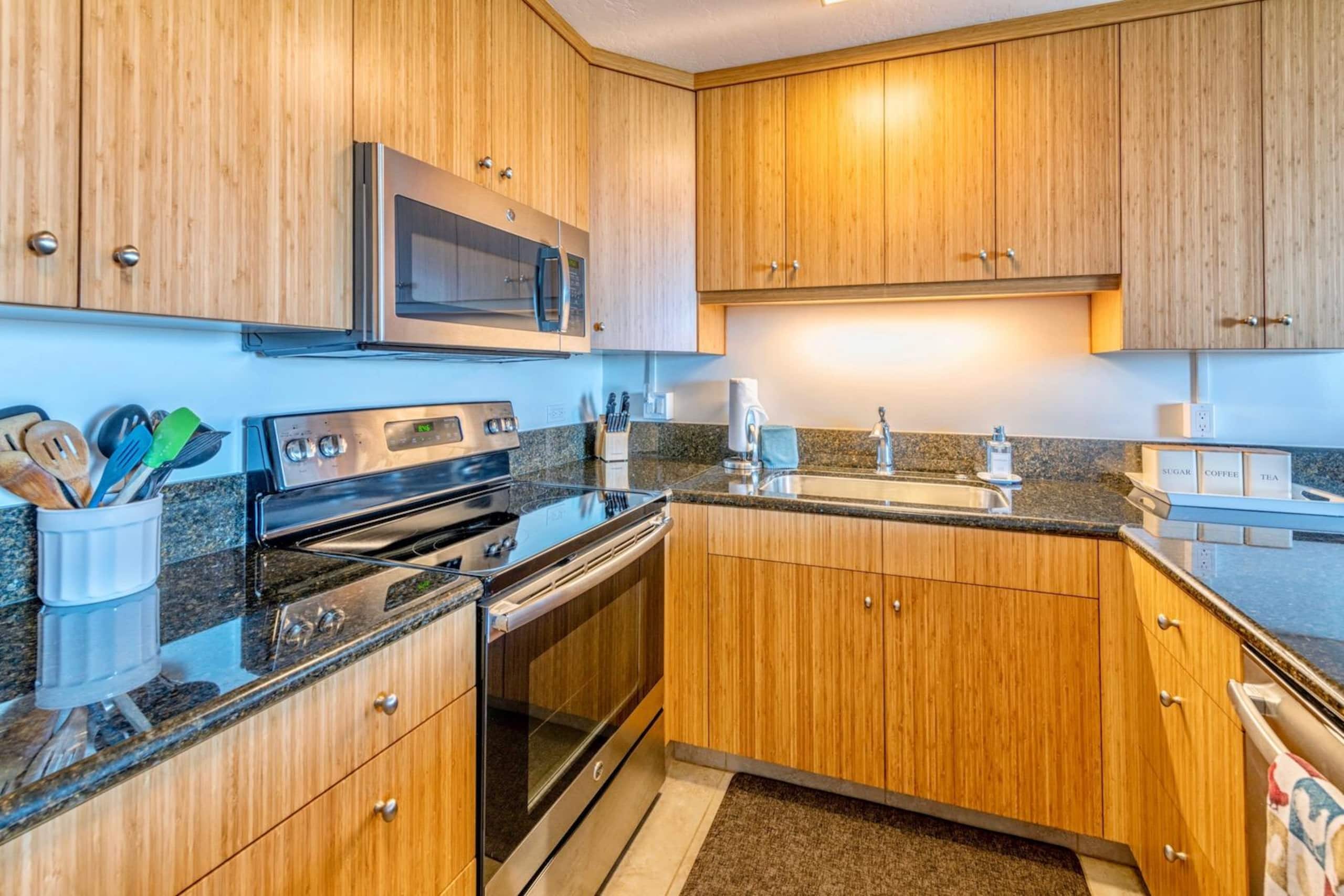 Condo in Kihei · ★4.96 · 1 bedroom · 2 beds · 1 private bath - Image 25