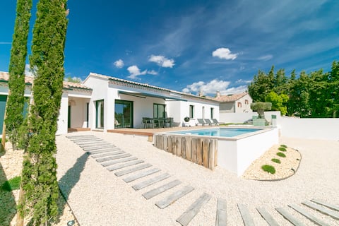 Contemporary Pool&Hot Tub - BERSY Luxury