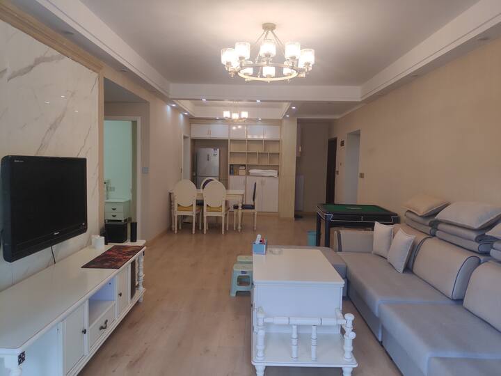 In der Nähe des Freiheitsdenkmals, mit Blick auf das Chaotian-Tor, am