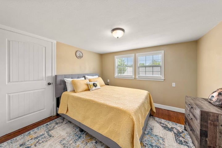 „Бебешка мечка Спалня #5“ - двойно легло, малък скрин, дрешник, чудесно естествено осветление