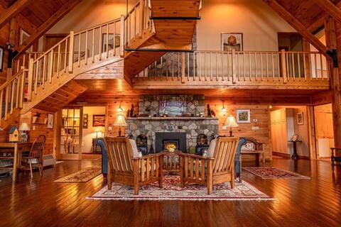 11-Bedroom Retreat Entire Lodge
