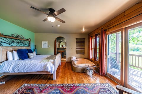11-Bedroom Retreat Entire Lodge