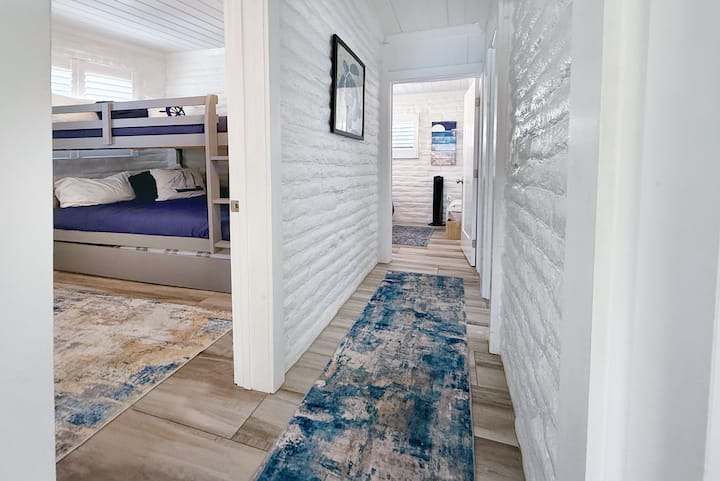 入口层有2间卧室和卫生间