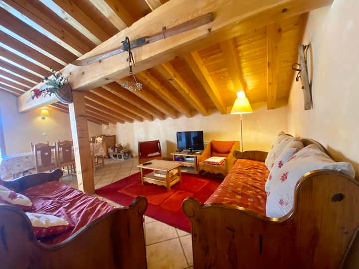 Val Thorens Location: Pour 6/7 Personnes, Appartement Spacieux De 3 Chambres Dans Un Chalet - Val Thorens