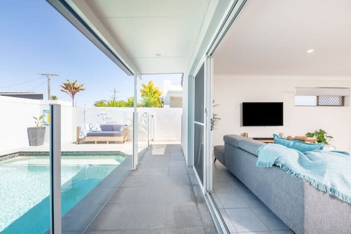 Escape to Mooloolaba – Feel At Home in Style