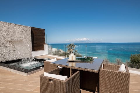 Luxury Villa Cavo Mare Meltemi with pool & jacuzzi
