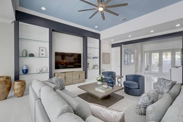 Waterfront ~ Heated Pool ~ Dock ~ Kayaks ~ Bikes gallery image 4