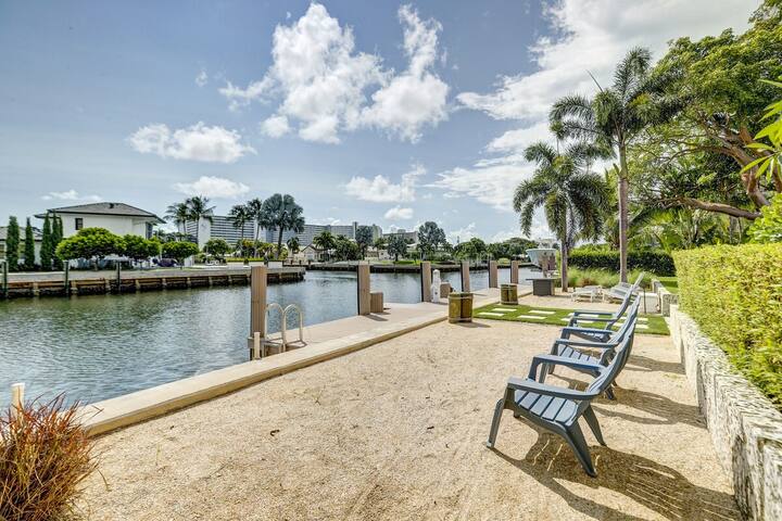Waterfront ~ Heated Pool ~ Dock ~ Kayaks ~ Bikes gallery image 3