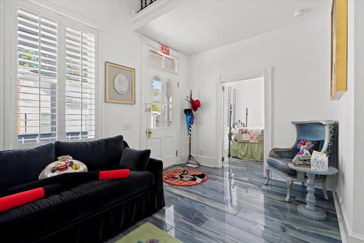 Historic Uptown 2 Level Cottage - Walk To Town - St. Augustine, FL