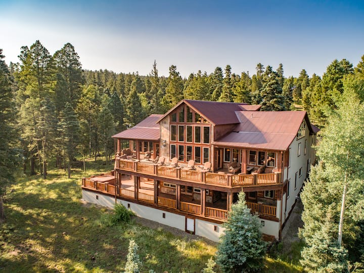 Hot Tub | Luxury | Views | Woodland Castle