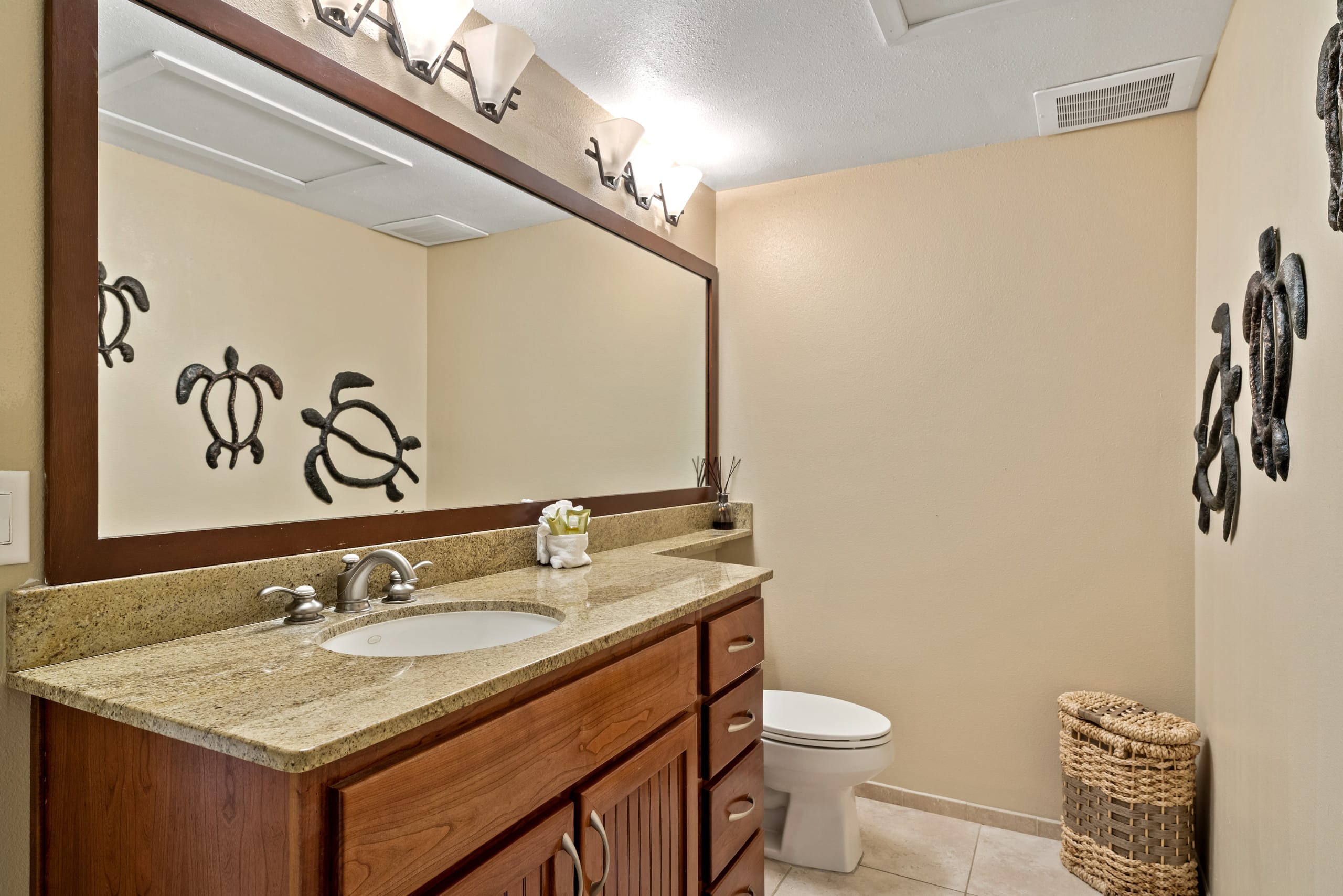 Condo in Waimea · ★4.83 · 2 bedrooms · 2 beds · 2 baths - Image 15