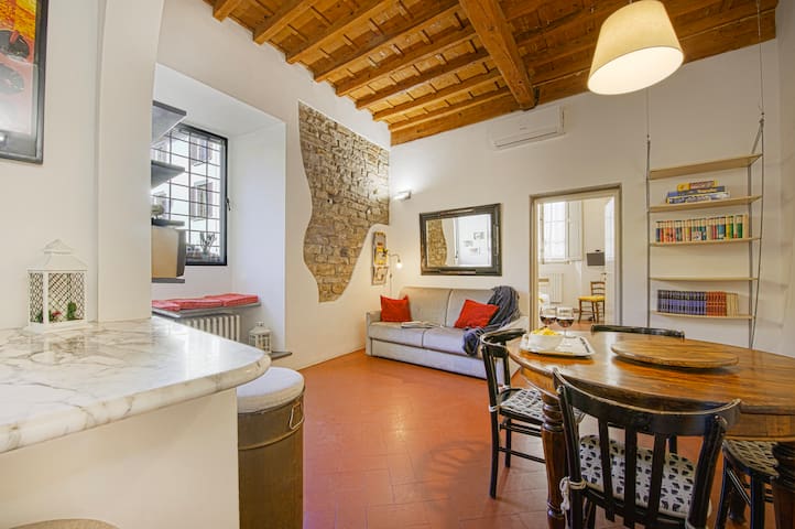 Bombarde – Flo Apartments