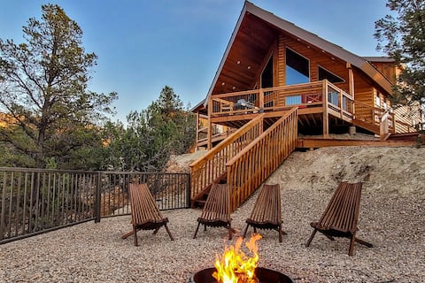 Cliffs Edge | Private hot tub | Zion NP