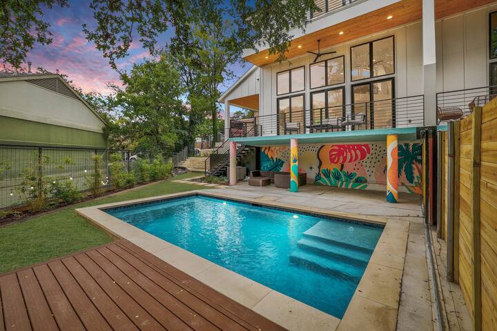 UT Football Fave – Pool, Mins to DT + Stadium! gallery image 3