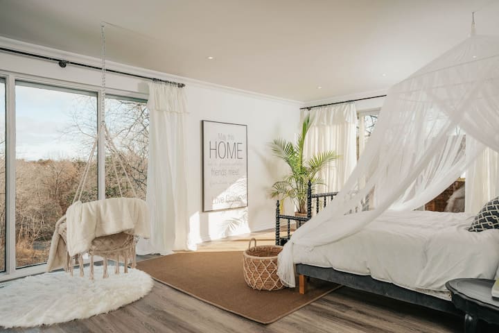 Toronto Vacation | ➊ The One Toronto Villa gallery image 3