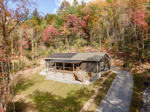 Pisgah Retreat w/ Hot Tub & Private River Access