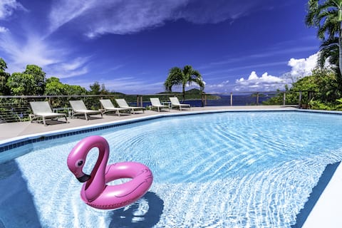 5br w/Huge pool & 2 restaurants onsite!