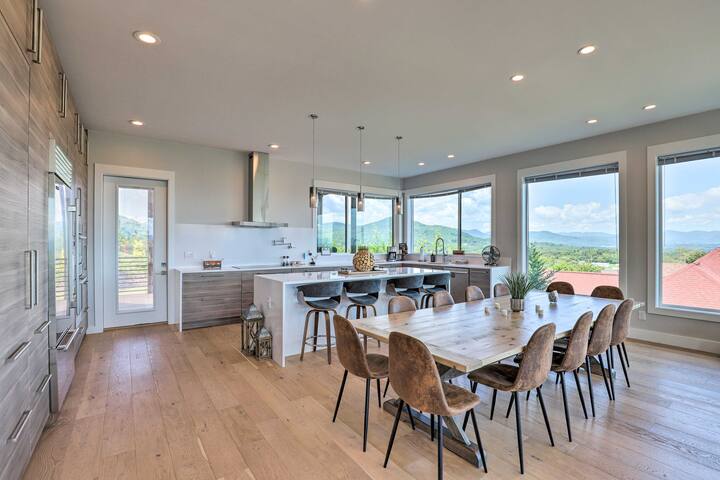 Luxe Asheville Home w/ Stunning Mountain Views! gallery image 5